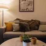 2br Downtown W Finnish Sauna 70 M2 아파트